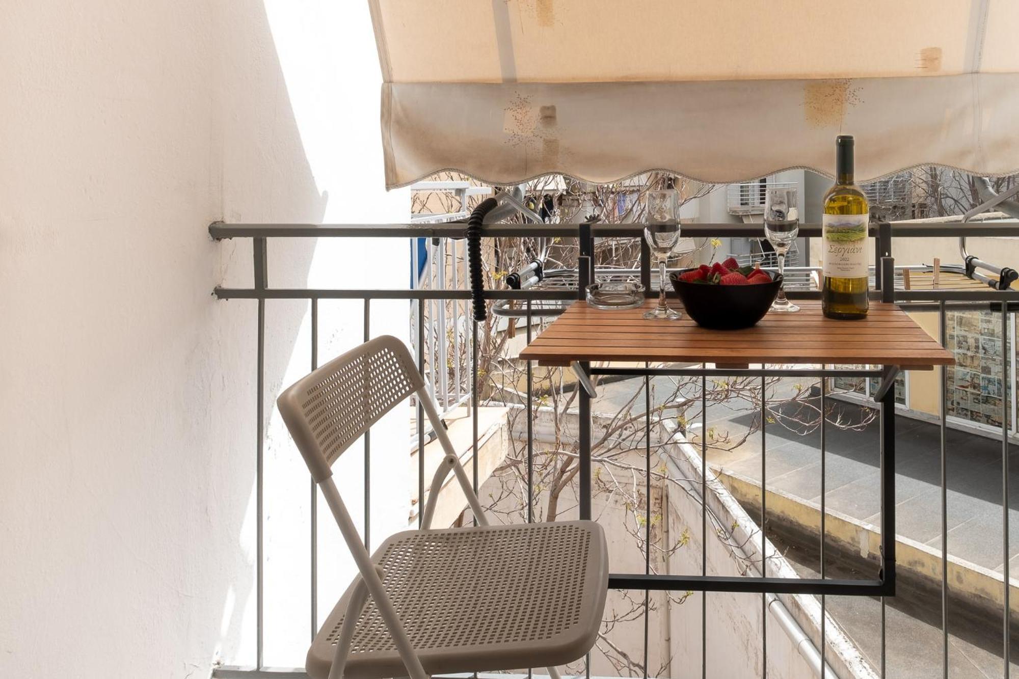 Diana'S Apartment เอเธนส์ ภายนอก รูปภาพ